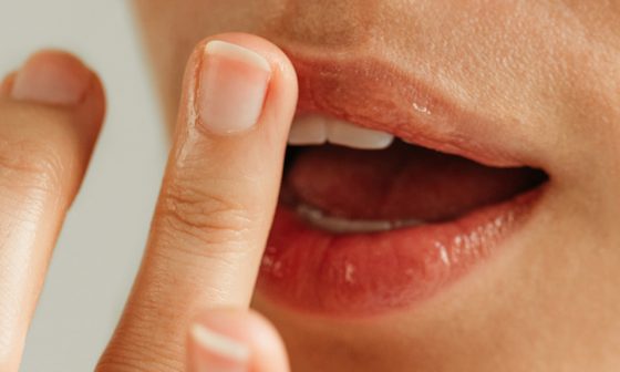 Rutina labial perfecta con un gesto