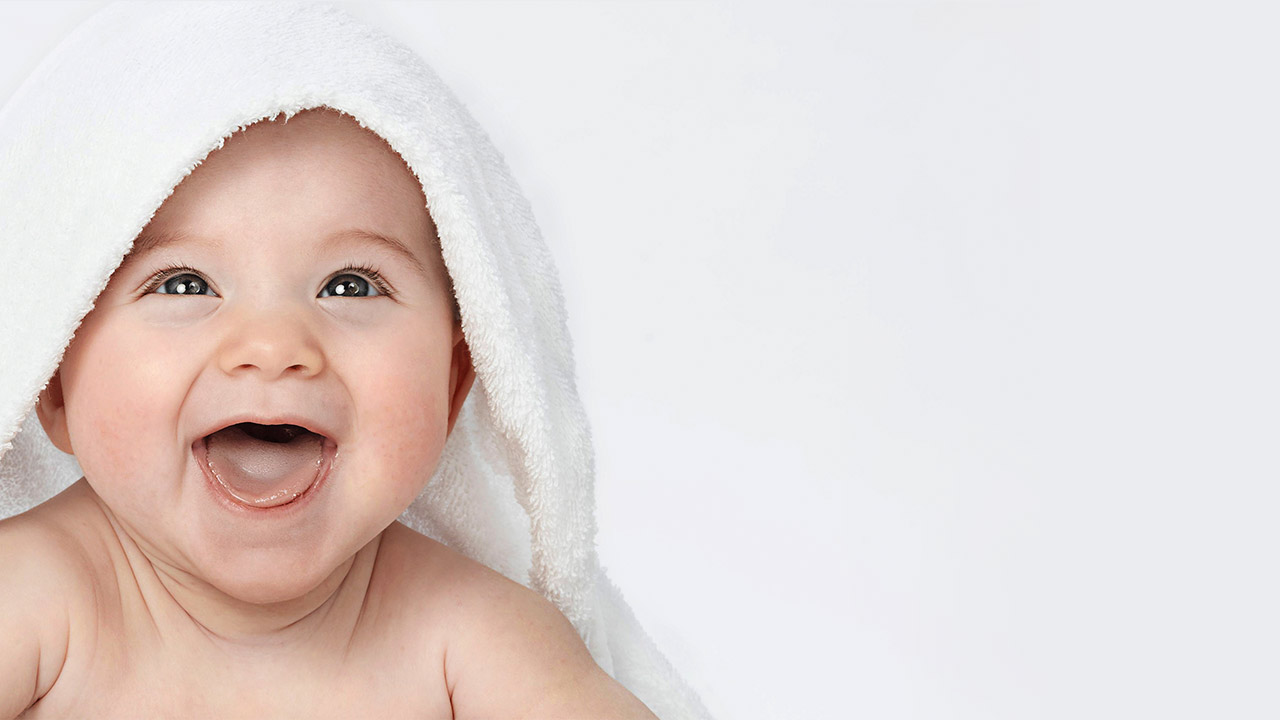 Como, cuando y con qué bañar a un bebé — Dermothèque